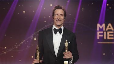 la emocion de ivan de pineda al ganar el martin fierro de oro de la moda
