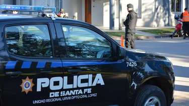 tragedia en santa fe: un auto familiar choco contra un camion
