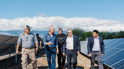 Energía limpia: Olivas al Mundo inauguró sistema de paneles solares