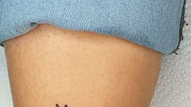 la reaccion de los abuelos al ver tatuados sus nombres en la piel de su nieta