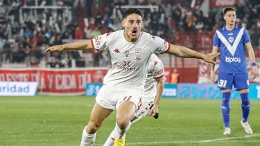 Huracán goleó a Vélez