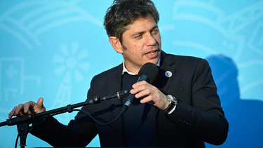 kicillof desmintio un video editado que publico adorni en redes y advirtio: la campana ronosa es especialidad de milei