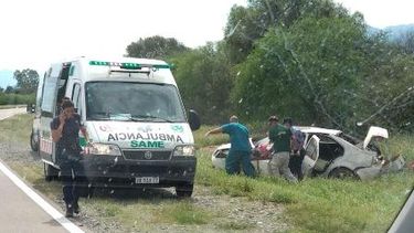 Una familia volcó en su auto en la ruta nacional 38