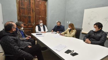 Firmaron un convenio para el control de la asistencia del personal provincial en los municipios