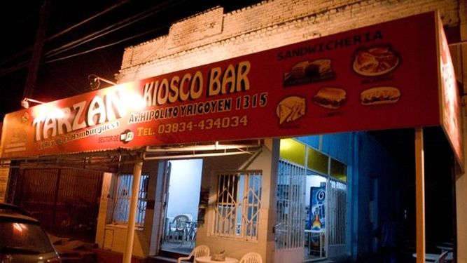 Vació un bar mintiendo que integraba una campaña política