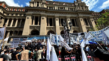 la cgt se moviliza a tribunales, en rechazo a la reforma laboral de javier milei