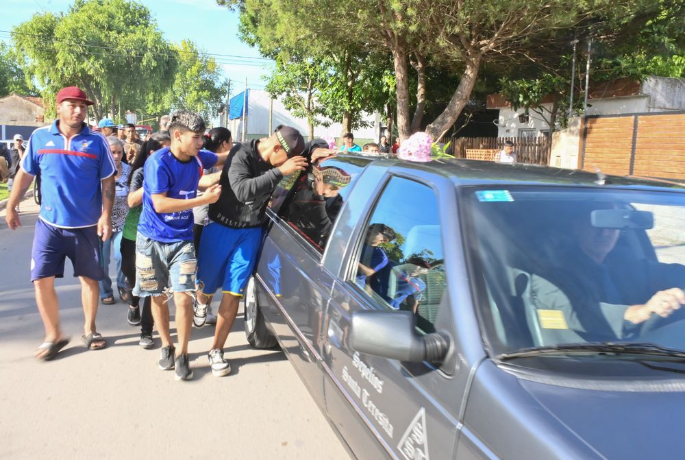 Último adiós. La familia de la víctima no quiso velar el cuerpo de Tomás tras la autopsia.