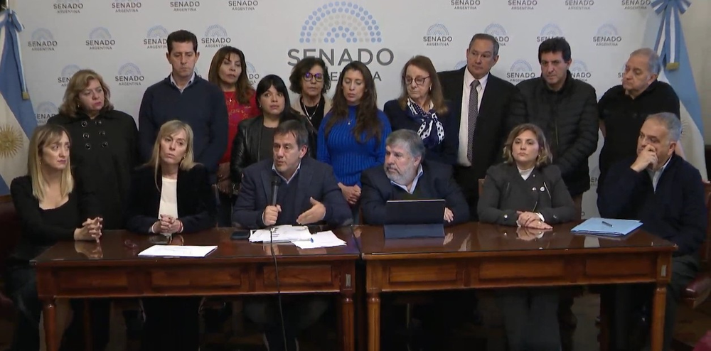 Senadores de UxP presionaron a legisladores por el veto de Milei: Si no votan la ley, ahí están los nuevos Kueider