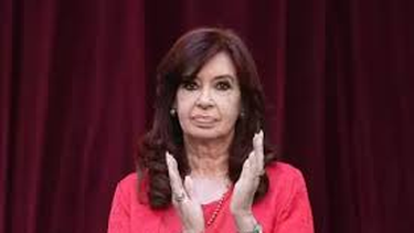 La defensa de los acusados por el atentado pidió citar a Cristina Kirchner para que diga si se autopercibe mujer