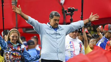 maduro anuncio que firmara un decreto de convocatoria a dialogo nacional