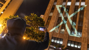 Musk y Yaccarino, CEO de Twitter, presentaron el logo de la X