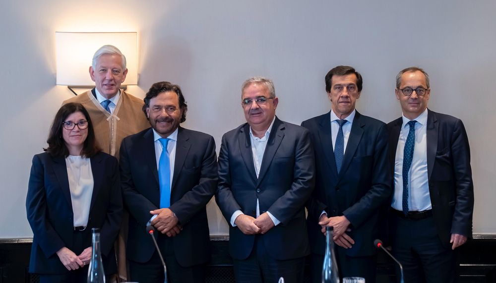 El gobernador Raúl Jalil y ejecutivos de Rio Tinto durante la reunión sobre los proyectos de litio en Catamarca.