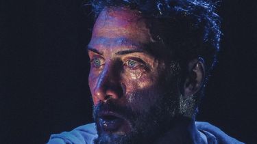 Luciano Cáceres llega con su obra Muerde