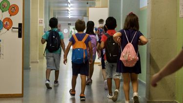 una nena se fracturo durante un recreo y el gobierno debera indemnizarla