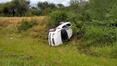 Un hombre terminó hospitalizado por un vuelco en la ruta 38