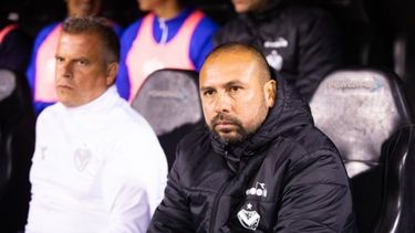 El DT de Vélez apuntó contra el arbitraje