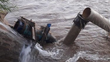crecida del rio del valle destruyo cano: afecta el servicio de agua en algunos barrios