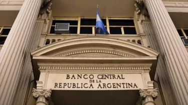 el banco central dijo que el acuerdo con el fmi puede ayudar a flexibilizar el cepo para empresas