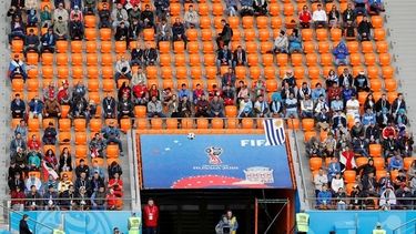 la fifa investiga por las butacas vacias en uruguay-egipto
