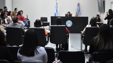 La Facultad de Derecho llevó adelante la instancia final del proyecto Jóvenes Jurados