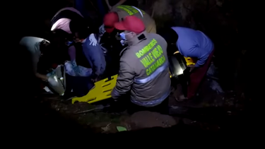 volco un auto en la ruta camino a balcozna