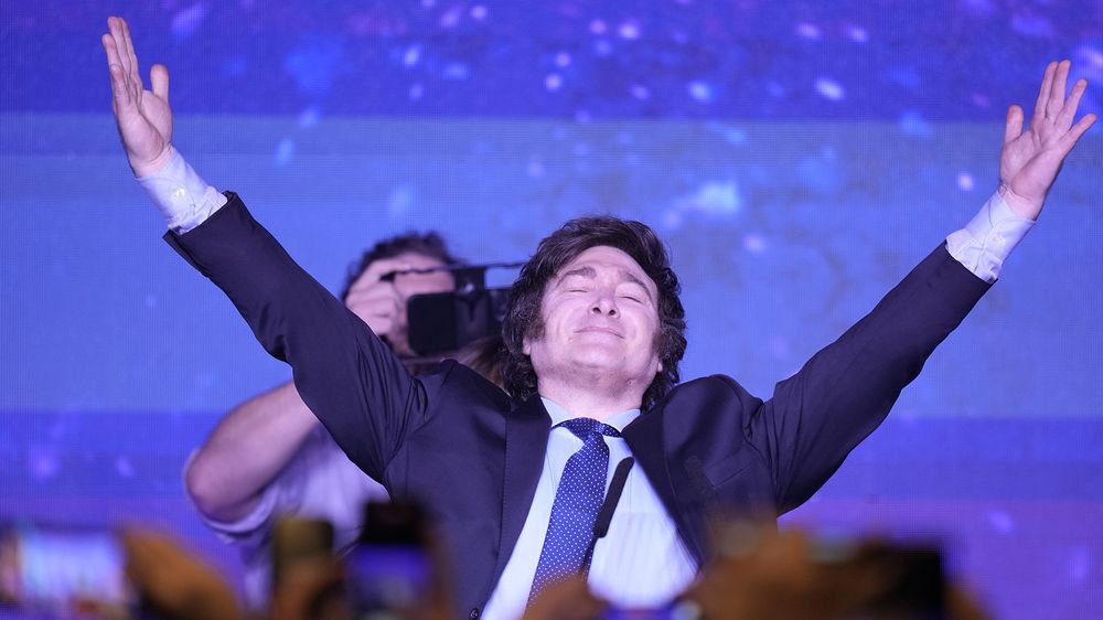 Prioridades. Javier Milei suspende su reticencia a visitar el interior para inaugurar un templo evangelista.