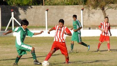 luchan por el titulo en el apertura chacarero
