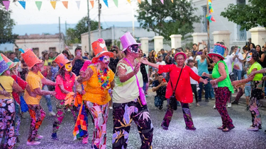 carnavalear va con vos propone talleres gratuitos y vivir la fiesta de los carnavales barriales