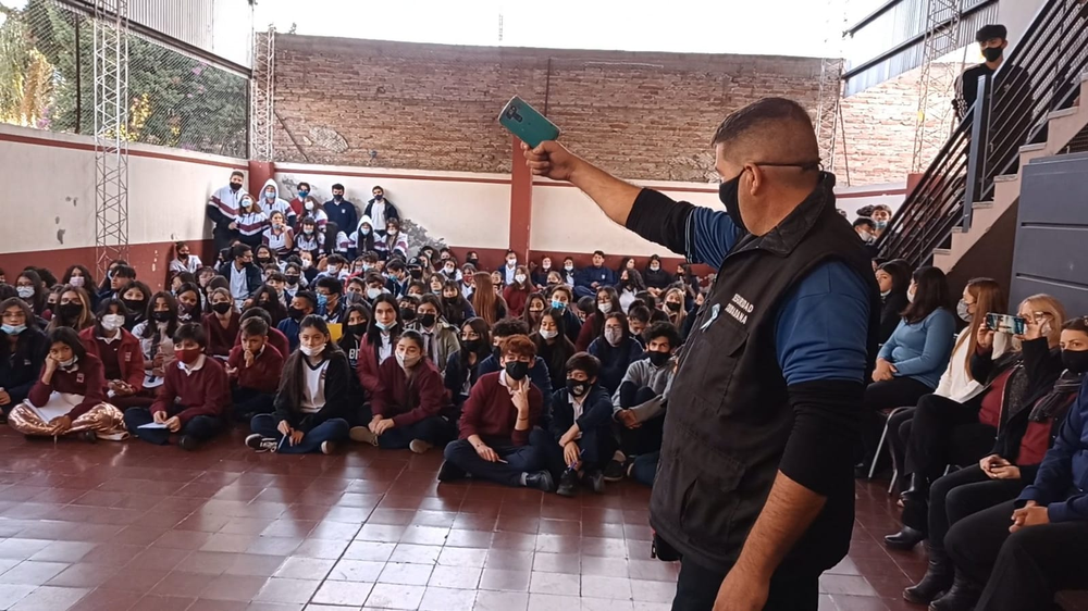 Impactante charla sobre Grooming, Nomofobia, bullying