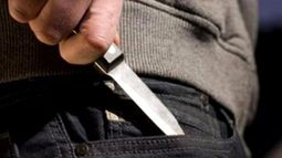 A punta de cuchillo, atacan a mujeres para robarles