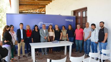 Familias del barrio Jorge Bermúdez accedieron a sus escrituras