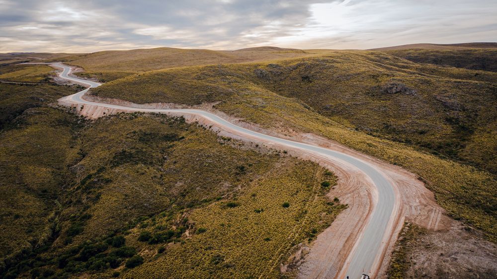 Ruta 42 la pavimentación está cerca de la cumbre del Portezuelo (2).jpg