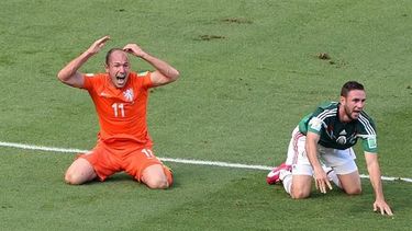 arjen robben pidio disculpas por simular un penal y se armo un revuelo barbaro