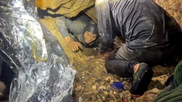 Heroico rescate en Laos: salvaron a cinco mineros atrapados en una cueva