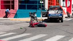 Motociclista herido al chocar con un auto