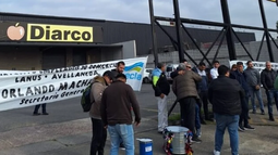 Siguen los despidos en supermercados, hoy en Diarco