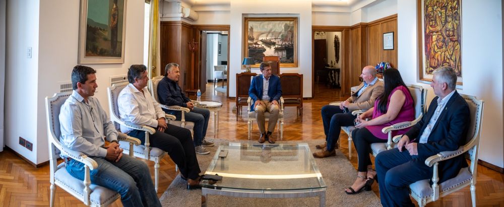 Reunión. Suárez y cornejo explicaron a los diputados el modelo del manejo de agua en Mendoza.&nbsp;