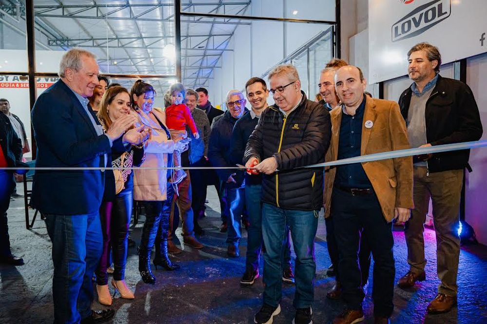 El gobernador Raúl Jalil participó de la inauguración de la sucursal de Energy Agro Vial