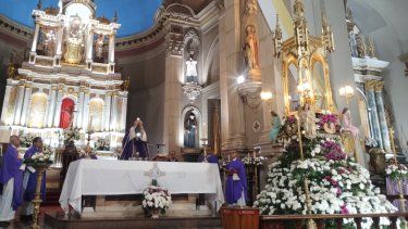 tributo de las fuerzas de seguridad a la virgen