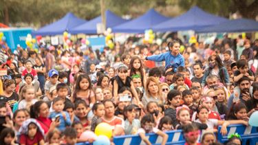 Alegría. Los niños, niñas y sus familias pasaron la tarde en el parque.