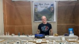 Desde Chubut, Daniel Goddio, expone sus joyas artesanales en el Pabellón 2