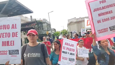 Jubilados volvieron a marchar en la Plaza 25 de mayo