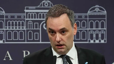 ascendieron a manuel adorni