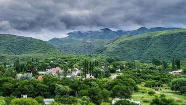 Turismo: desde el Oeste y Ambato piden resoluciones