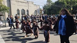 Realizaron el desfile cívico por el Bicentenario del natalicio del Beato Esquiú Realizaron el desfile cívico por el Bicentenario del natalicio del Beato Esquiú
