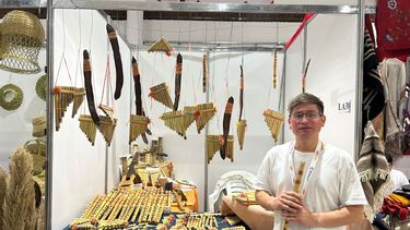 Instrumentos musicales creados por el artesano capitalino Bruno Williams Donoso