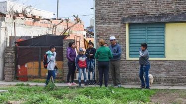 Encontraron a una mujer asesinada y a su hija desnutrida