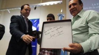 Sorpresa para cantante local