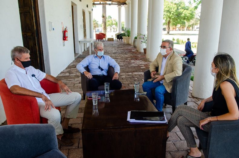 Raúl Jalil recibió al gerente de la firma que lleva adelante el nuevo hotel en Fiambalá.