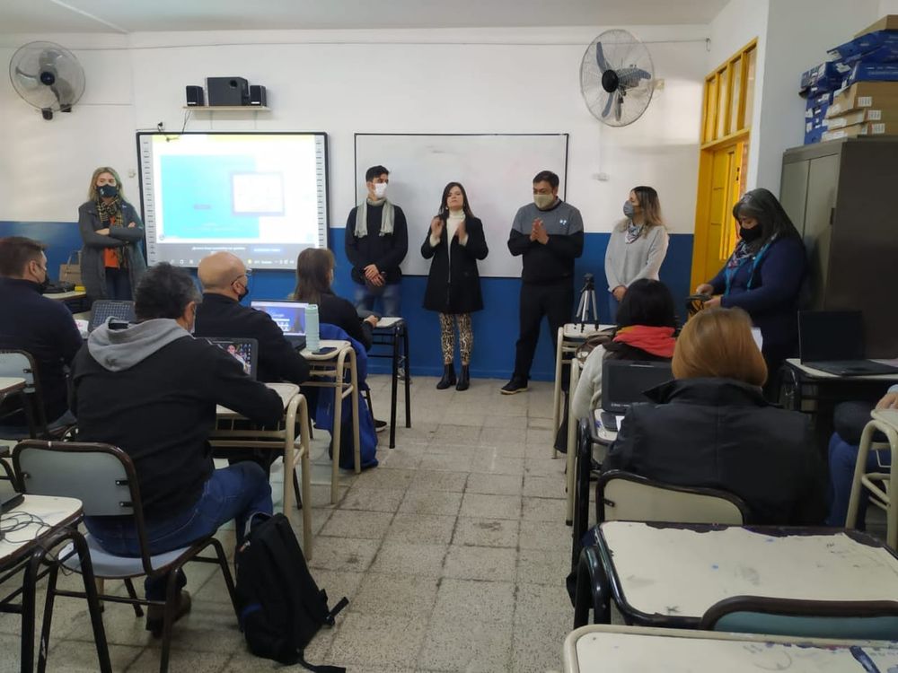 Docentes de la UNCA realizan la capacitación.&nbsp;